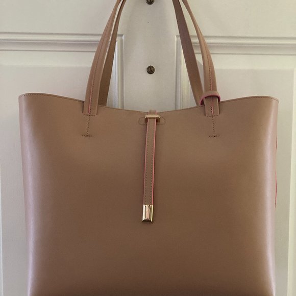 Vince Camuto Light Brown Leila Leather Tote/Pink Trim/Dust Bag/NEW/$228 RETAIL! - Picture 2 of 9